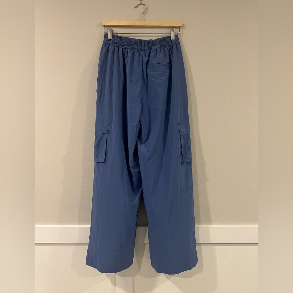 OFFLINE by Aerie Blue Cargo Pants Size M - Picture 2 of 4